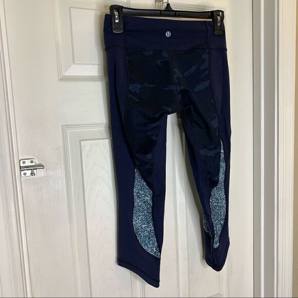 Lululemon Wunder Under Crop *Full-On Luon Blue Camouflage Low Rise Size 4 - Picture 5 of 8
